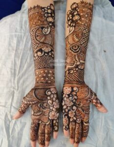 Both Hands Mehendi Art by Aarti Turate